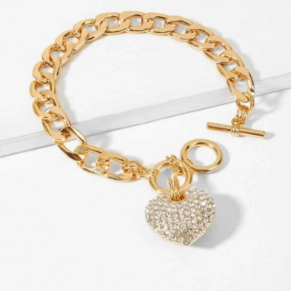 Gold Charm Heart Bracelet!!